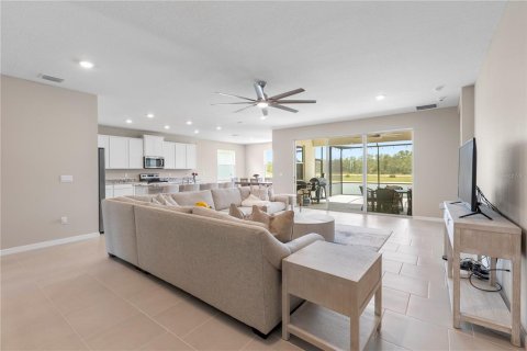 House in Wesley Chapel, Florida 4 bedrooms, 237.55 sq.m. № 1772046 - photo 10