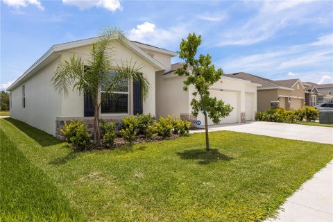 House in Wesley Chapel, Florida 4 bedrooms, 237.55 sq.m. № 1772046 - photo 4