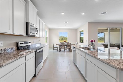 House in Wesley Chapel, Florida 4 bedrooms, 237.55 sq.m. № 1772046 - photo 11