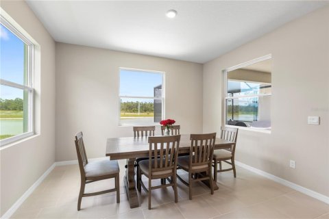 House in Wesley Chapel, Florida 4 bedrooms, 237.55 sq.m. № 1772046 - photo 15
