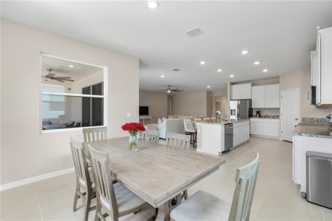 House in Wesley Chapel, Florida 4 bedrooms, 237.55 sq.m. № 1772046 - photo 17