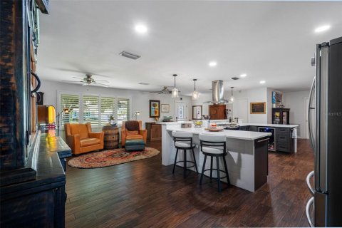 Villa ou maison à vendre à Saint Petersburg, Floride: 4 chambres, 233.74 m2 № 1914813 - photo 9
