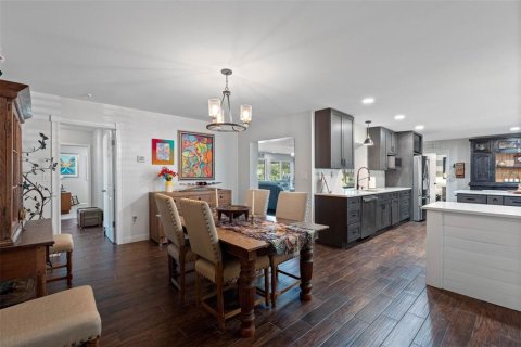 Villa ou maison à vendre à Saint Petersburg, Floride: 4 chambres, 233.74 m2 № 1914813 - photo 8