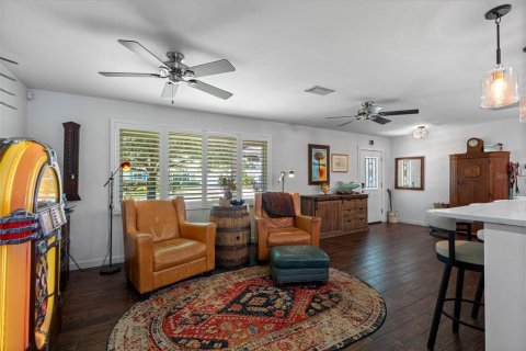 Villa ou maison à vendre à Saint Petersburg, Floride: 4 chambres, 233.74 m2 № 1914813 - photo 22