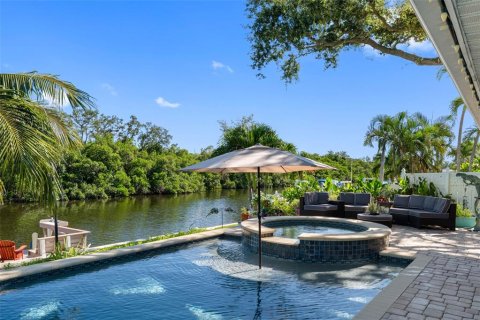 Villa ou maison à vendre à Saint Petersburg, Floride: 4 chambres, 233.74 m2 № 1914813 - photo 4