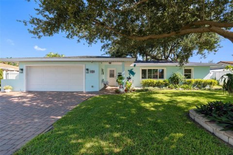 Villa ou maison à vendre à Saint Petersburg, Floride: 4 chambres, 233.74 m2 № 1914813 - photo 1