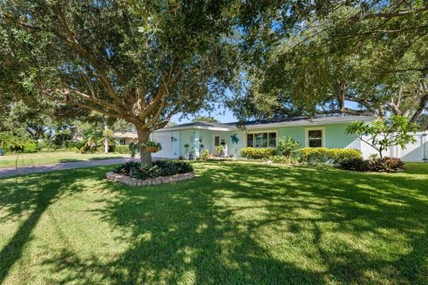 Villa ou maison à vendre à Saint Petersburg, Floride: 4 chambres, 233.74 m2 № 1914813 - photo 13