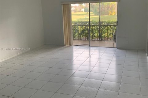 Condo in Lauderhill, Florida, 1 bedroom  № 1862590 - photo 3