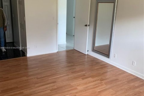 Condo in Lauderhill, Florida, 1 bedroom  № 1862590 - photo 8