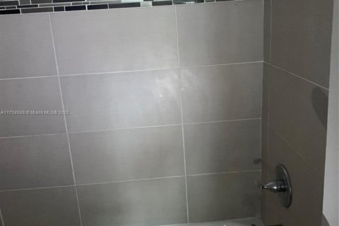 Condo in Lauderhill, Florida, 1 bedroom  № 1862590 - photo 11