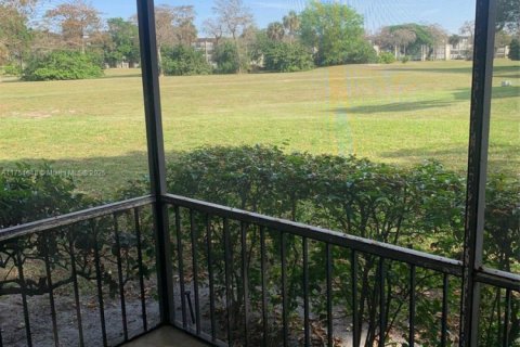 Condo in Lauderhill, Florida, 1 bedroom  № 1862590 - photo 5