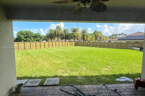 Villa ou maison à louer à Miami, Floride: 2 chambres, 211.35 m2 № 1946667 - photo 2