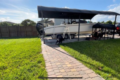 Снять в аренду виллу или дом в Майами, Флорида 3 спальни, 211.35м2, № 1946667 - фото 7