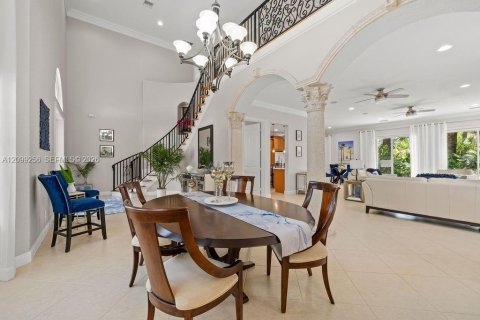 House in Vero Beach, Florida 4 bedrooms, 300.54 sq.m. № 2395088 - photo 6