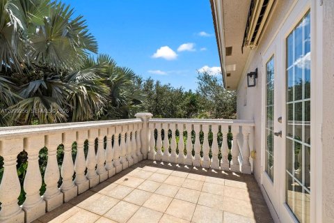 House in Vero Beach, Florida 4 bedrooms, 300.54 sq.m. № 2395088 - photo 28