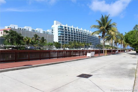 Купить таунхаус в Авентура, Флорида 3 спальни, 138.89м2, № 1927694 - фото 3