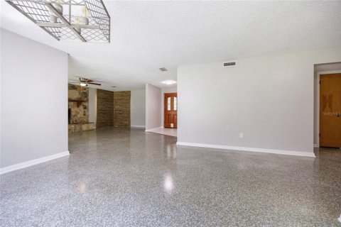 House in Gainesville, Florida 3 bedrooms, 153.47 sq.m. № 1851209 - photo 12
