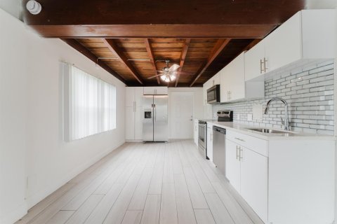 Villa ou maison à louer à Boca Raton, Floride: 3 chambres, 101.45 m2 № 2365849 - photo 4