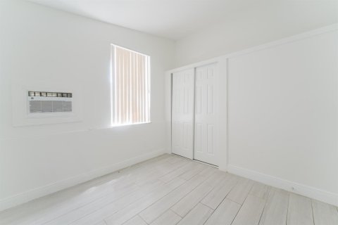 Villa ou maison à louer à Boca Raton, Floride: 3 chambres, 101.45 m2 № 2365849 - photo 18