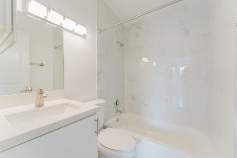 Villa ou maison à louer à Boca Raton, Floride: 3 chambres, 101.45 m2 № 2365849 - photo 21