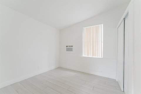 Villa ou maison à louer à Boca Raton, Floride: 3 chambres, 101.45 m2 № 2365849 - photo 17