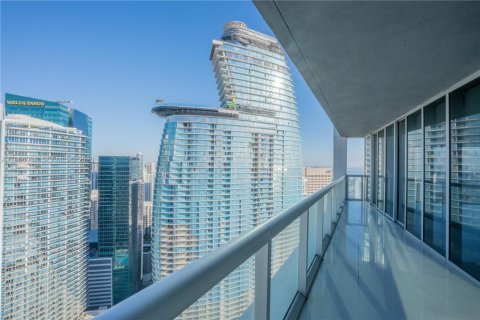 Condo in Miami, Florida, 2 bedrooms  № 2081357 - photo 2