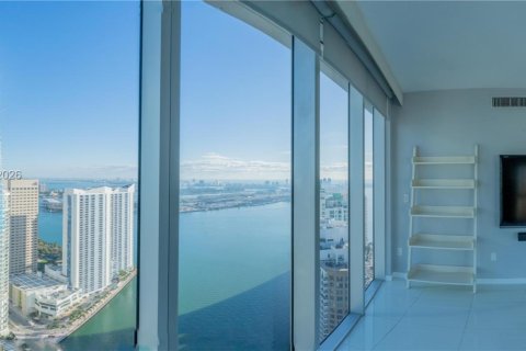 Condo in Miami, Florida, 2 bedrooms  № 2081357 - photo 3