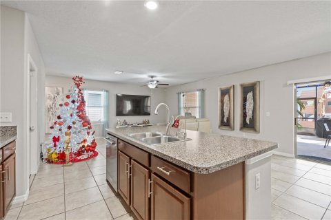 House in Tampa, Florida 4 bedrooms, 177.81 sq.m. № 2429087 - photo 10