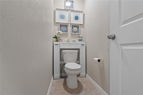 House in Tampa, Florida 4 bedrooms, 177.81 sq.m. № 2429087 - photo 14