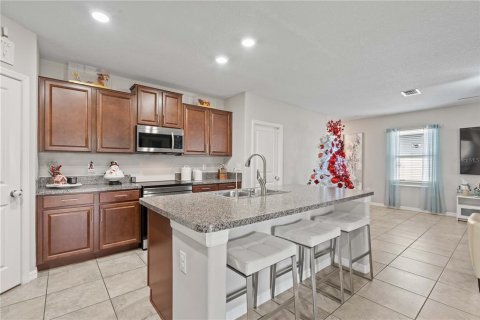 House in Tampa, Florida 4 bedrooms, 177.81 sq.m. № 2429087 - photo 11