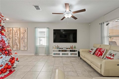 House in Tampa, Florida 4 bedrooms, 177.81 sq.m. № 2429087 - photo 7