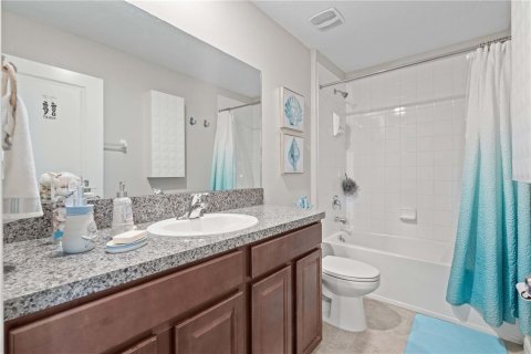 House in Tampa, Florida 4 bedrooms, 177.81 sq.m. № 2429087 - photo 28