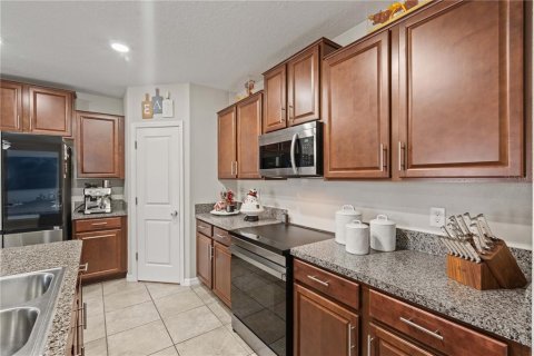 House in Tampa, Florida 4 bedrooms, 177.81 sq.m. № 2429087 - photo 12