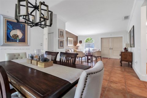 Villa ou maison à vendre à Miami, Floride: 3 chambres, 148.92 m2 № 2088682 - photo 15