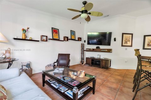 Villa ou maison à vendre à Miami, Floride: 3 chambres, 148.92 m2 № 2088682 - photo 20