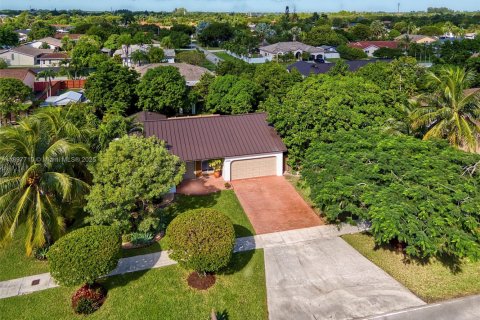 Villa ou maison à vendre à Miami, Floride: 3 chambres, 148.92 m2 № 2088682 - photo 4