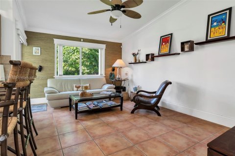 Villa ou maison à vendre à Miami, Floride: 3 chambres, 148.92 m2 № 2088682 - photo 19