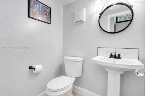 Touwnhouse à vendre à Fort Lauderdale, Floride: 2 chambres, 107.02 m2 № 2274742 - photo 11