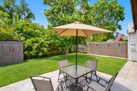 Touwnhouse à vendre à Fort Lauderdale, Floride: 2 chambres, 107.02 m2 № 2274742 - photo 15