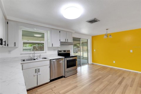 House in Nokomis, Florida 3 bedrooms, 130.06 sq.m. № 1761182 - photo 10