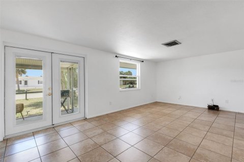 House in Nokomis, Florida 3 bedrooms, 130.06 sq.m. № 1761182 - photo 6
