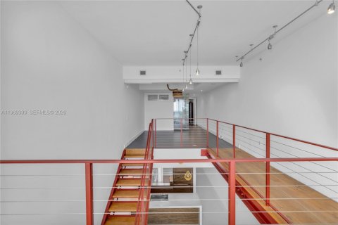 Condominio en alquiler en Miami, Florida, 2 dormitorios, 157.47 m2 № 2030203 - foto 10