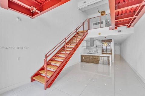 Condominio en alquiler en Miami, Florida, 2 dormitorios, 157.47 m2 № 2030203 - foto 6