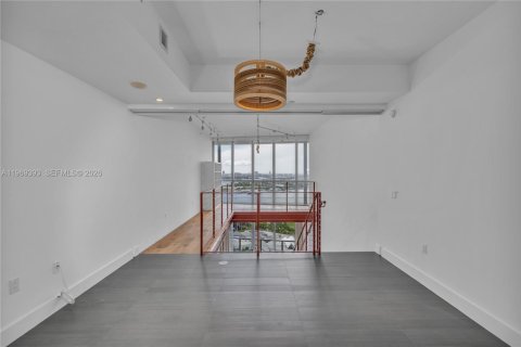 Condominio en alquiler en Miami, Florida, 2 dormitorios, 157.47 m2 № 2030203 - foto 11