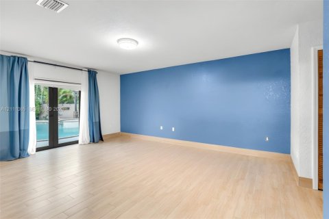 Villa ou maison à vendre à Miami, Floride: 5 chambres, 241.45 m2 № 2431330 - photo 22