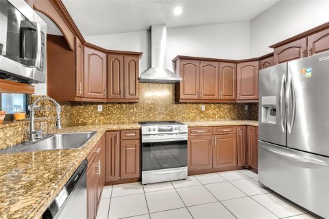 Villa ou maison à vendre à Miami, Floride: 5 chambres, 241.45 m2 № 2431330 - photo 8