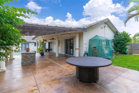 Villa ou maison à vendre à Miami, Floride: 5 chambres, 241.45 m2 № 2431330 - photo 29