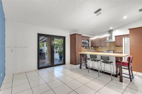 Villa ou maison à vendre à Miami, Floride: 5 chambres, 241.45 m2 № 2431330 - photo 7