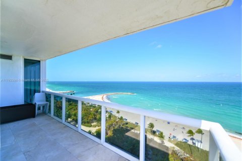 Condo in Bal Harbour, Florida, 2 bedrooms  № 1868762 - photo 4