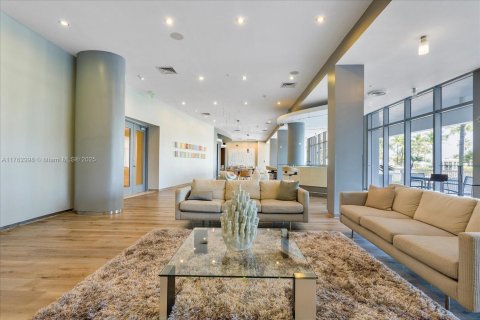 Condo in Bal Harbour, Florida, 2 bedrooms  № 1868762 - photo 30